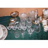 GROUP OF MIXED GLASSWARE INCLUDING A GILT DECORATED DECANTER, A GILT RIMMED COMPORT AND TWO MATCHING