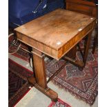 A 19TH CENTURY ROSEWOOD WORK TABLE OF RECTANGULAR FORM WITH SINGLE FREIZE DRAWER TO THE FRONT