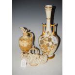 A GROUP OF ROYAL WORCESTER PORCELAIN TO INCLUDE TWIN HANDLED IVORY GROUND BOTTLE VASE DECORATED IN