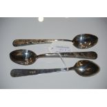 THREE LATE 19TH/ EARLY 20TH CENTURY CHINESE SILVER SPOONS WITH ELONGATED HANDLES, ENGRAVED FLOWER