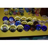 COLLECTION OF TWENTY-TWO ASSORTED PAPERWEIGHTS.