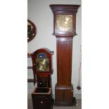 LATE 18TH/ EARLY 19TH CENTURY OAK LONGCASE CLOCK, THE 11" BRASS DIAL INSIDE A SQUARE HOOD WITH