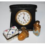 SMALL COLLECTION OF ITEMS TO INCLUDE A SWISS-MADE TRAVELLING BEDSIDE CLOCK IN A FOLDING LEATHER