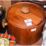 MID-20TH CENTURY TEAK CYLINDRICAL ICE BUCKET AND COVER, 21CM DIAMETER X 15CM HIGH.