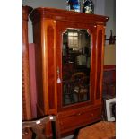 A VICTORIAN MAHOGANY MIRRORED DOOR WARDROBE, THE BASE FITTED WITH A SINGLE DRAWER