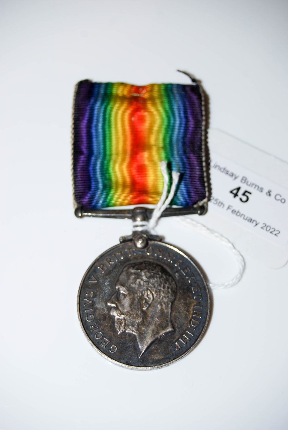 GREAT WAR 1914 - 1918 SERVICE MEDAL INSCRIBED '202044 PTE. R. L. HAYES R. LANC. R'.