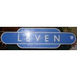 RAILWAYANA - A BRITISH RAILWAYS SCOTTISH REGION ENAMEL TOTEM SIGN, 'LEVEN, 92.5CM WIDE.