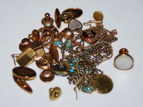 COLLECTION OF ASSORTED YELLOW METAL JEWELLERY TO INCLUDE SHIRT STUDS, CUFFLINKS, PENDANTS, CHAINS,