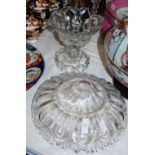 LATE 19TH/ EARLY 20TH CENTURY CUT GLASS EPERGNE / TABLE CENTREPIECE BOWL TOGETHER WITH A CUT GLASS