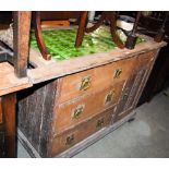 AN EARLY 20TH CENTURY OAK AND MARQUETRY INLAID ARTS AND CRAFTS STYLE WASH STAND WITH GREEN TILED TOP