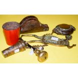 COLLECTION OF ASSORTED ITEMS TO INCLUDE WOODEN CASED APOTHECARY SCALES, RED LACQUER CUP, BRASS