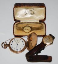 VINTAGE LADIES ROTARY QUARTZ YELLOW METAL WRISTWATCH WITH EXPANDABLE STRAP, THE DIAL WITH DATE