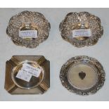 A COLLECTION OF SILVER TO INCLUDE BIRMINGHAM SILVER OCTAGONAL SHAPED ASH TRAY WITH ENGINE TURNED