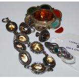 A COLLECTION OF ASSORTED SCOTTISH JEWELLERY TO INCLUDE WHITE METAL CELTIC WORK BROOCH CENTRED WITH