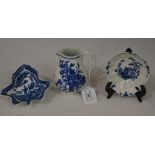 AN 18TH CENTURY BLUE AND WHITE WORCESTER SPARROW BEAK JUG WITH CRESCENT SHAPED MARK TOGETHER WITH