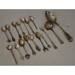A COLLECTION OF ASSORTED SILVER FLATWARE