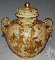A LATE 19TH CENTURY ROYAL WORCESTER IVORY GROUND TWIN HANDLED JAR AND COVER, 17CM HIGH