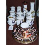 A GROUP OF CERAMICS TO INCLUDE ROYAL CROWN DERBY IMARI PATTERN COFFEE CAN AND SAUCER, THREE ASSORTED