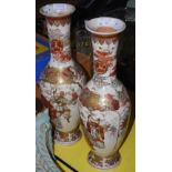 A PAIR OF JAPANESE SATSUMA POTTERY BOTTLE VASES, LATE 19TH / EARLY 20TH CENTURY, DECORATED WITH