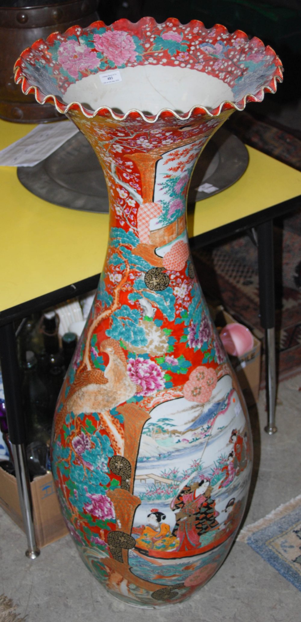 A VERY LARGE LATE 19TH / EARLY 20TH CENTURY JAPANESE PORCELAIN FLOOR VASE, BOTTLE SHAPED WITH