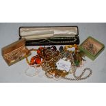 A COLLECTION OF ASSORTED COSTUME JEWELLERY, NECKLACES TO INCLUDE A BOXED GRADUATED PEARL NECKLACE