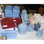 A COLLECTION OF ASSORTED WEDGWOOD JASPERWARE TOGETHER WITH VARIOUS BOXES OF ASSORTED WEDGWOOD