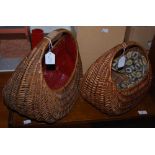 VINTAGE SINGER SEWING MACHINE AND TWO WICKER BASKETS.