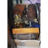 BOX - ASSORTED HOUSEHOLD ITEMS TO INCLUDE MANTLE CLOCK, SPIRITS BARREL ON STAND, XYLOPHONE,