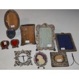 A GROUP OF VARIOUS SILVER AND PLATED PHOTOGRAPH FRAMES