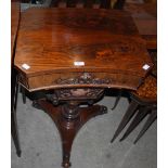 A 19TH CENTURY ROSEWOOD WORK TABLE, THE PULL-OUT BAG WITH FRET-CUT DETAIL WITH BALUSTER COLUMN AND