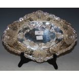 AN EDWARDIAN SILVER OVAL SHAPED BOWL, BIRMINGHAM, 1903, MAKERS MARK C H WITH EMBOSSED LION HEAD