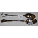 A PAIR OF VICTORIAN SILVER SERVING SPOONS, SHEFFIELD, 1899, MAKERS MARK OF D E OVER G E, OLD ENGLISH