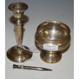 A GROUP OF SILVER TO INCLUDE A LONDON SILVER FOOTED BOWL, LONDON SILVER CANDLE STICK, AND A STERLING