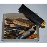 BOX CONTAINING COLLECTION OF ASSORTED POCKET KNIVES, VINTAGE FOLDING WOODEN RULER, ETC