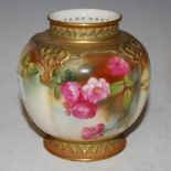 A ROYAL WORCESTER HAND PAINTED PORCELAIN JAR DECORATED WITH PINK ROSES, GREEN PRINTED MARKS, 9.5CM