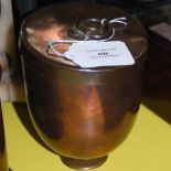 A 19TH CENTURY COPPER AND BRASS ICE-CREAM BOMBE, TAPERED CYLINDRICAL FORM WITH DETACHABLE COVER ON