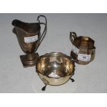 COLLECTION OF SILVER TO INCLUDE LONDON SILVER OCTAGONAL-SHAPED CREAM JUG, SILVER CIRCULAR BOWL ON