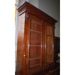 A 19TH CENTURY MAHOGANY BOOKCASE OF LARGE PROPORTIONS IN WELL-FIGURED MAHOGANY, THE TOP SECTION