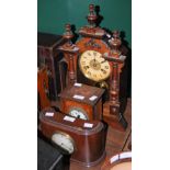 TWO VINTAGE MAHOGANY MANTLE CLOCKS TOGETHER WITH AN OAK MANTLE CLOCK