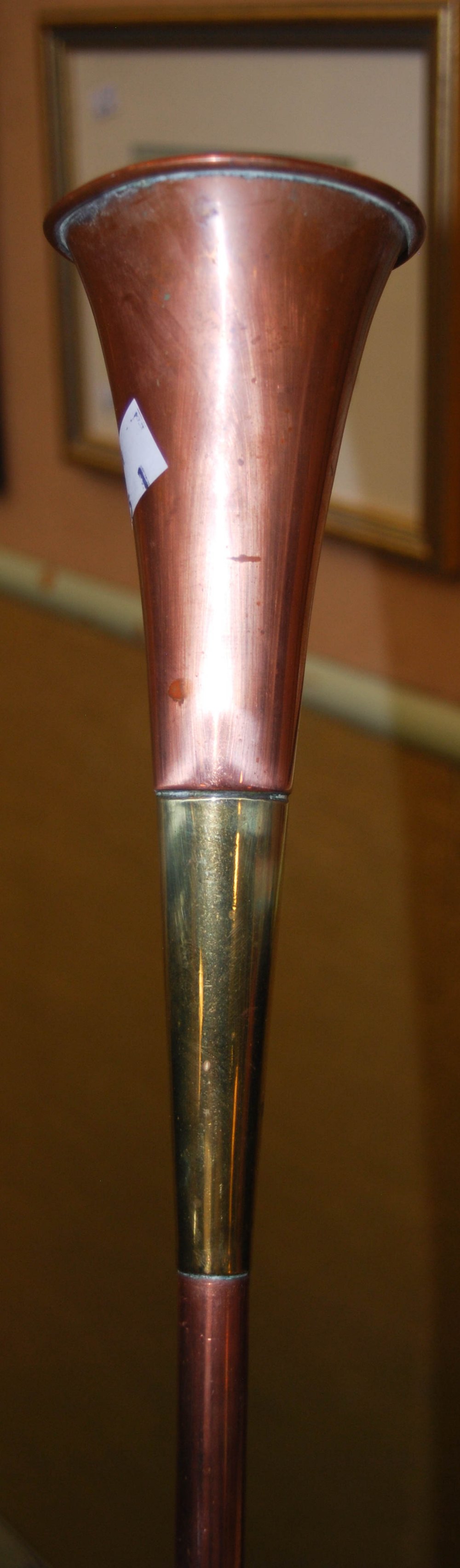 A COPPER AND BRASS HUNTING HORN - Bild 2 aus 2