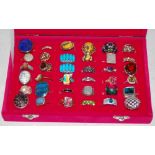 A PINK VELVET RING BOX CONTAINING THIRTY SIX ASSORTED RINGS, SET WITH VARIOUS SEMI PRECIOUS GEMS