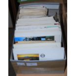 A BOX OF ASSORTED VINTAGE POSTCARDS AND PHOTOGRAPHS