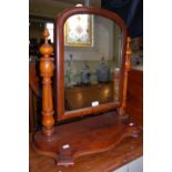 A LATE 19TH/ EARLY 20TH CENTURY MAHOGANY DRESSING TABLE MIRROR WITH TURNED SUPPORTS