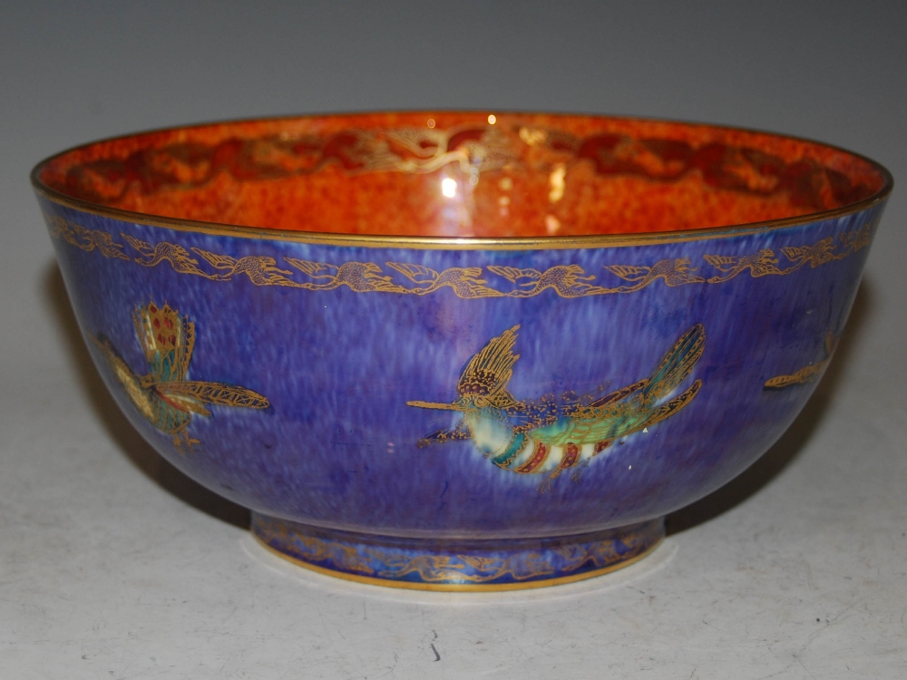 AN EARLY 20TH CENTURY WEDGWOOD BLUE GROUND LUSTRE BOWL DECORATED WITH BIRDS OF PARADISE, PRINTED - Image 2 of 3