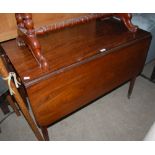 A 19TH CENTURY MAHOGANY PEMBROKE TABLE WITH SINGLE END DRAWER