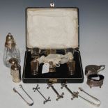 A COLLECTION OF SILVER TO INCLUDE A CASED BIRMINGHAM SIX PIECE CRUET SET, ASSORTED CRUETS, KNIFE