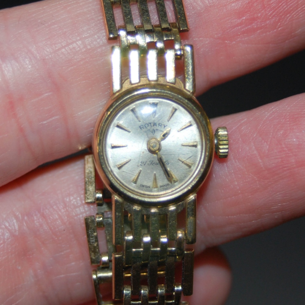 A LADIES 9CT GOLD ROTARY WRISTWATCH WITH 9CT GOLD BRACELET STRAP, GROSS WEIGHT 18.5 GRAMS - Image 2 of 2