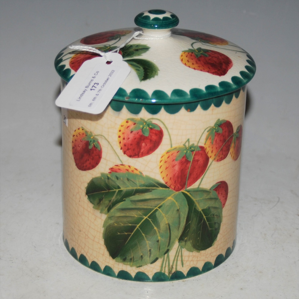 A WEMYSS POTTERY BISCUIT BARREL AND COVER DECORATED WITH STRAWBERRIES, IMPRESSED WEMYSS AND GREEN