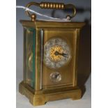LATE 19TH/ EARLY 20TH CENTURY BRASS CASED CARRIAGE CLOCK, THE CIRCULAR DIAL WITH ARABIC NUMERALS,