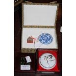 A CHINESE PORCELAIN BLUE AND WHITE CIRCULAR INK BOX AND COVER WITH DRAGON DETAIL, TOGETEHR WITH
